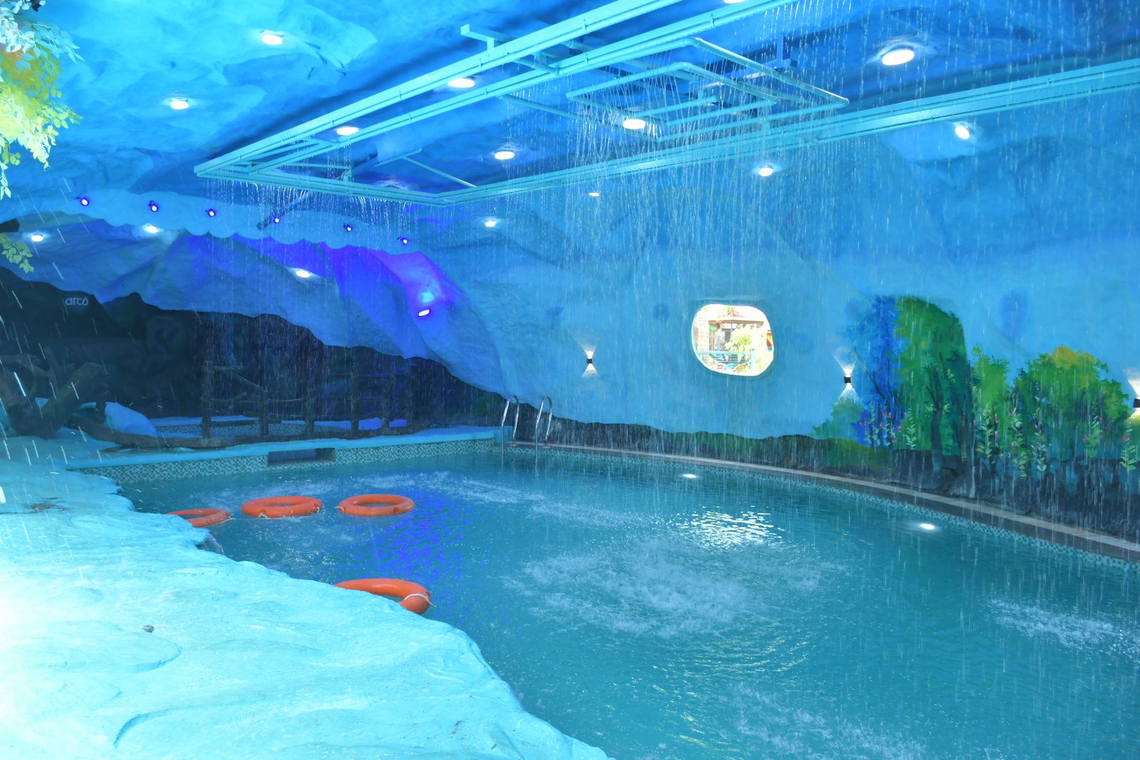 Arco swimming pool
